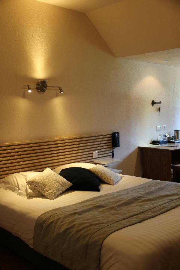 אנגלארדס-דה-סאינט-פלור Hotel Restaurant Logis La Meridienne מראה חיצוני תמונה